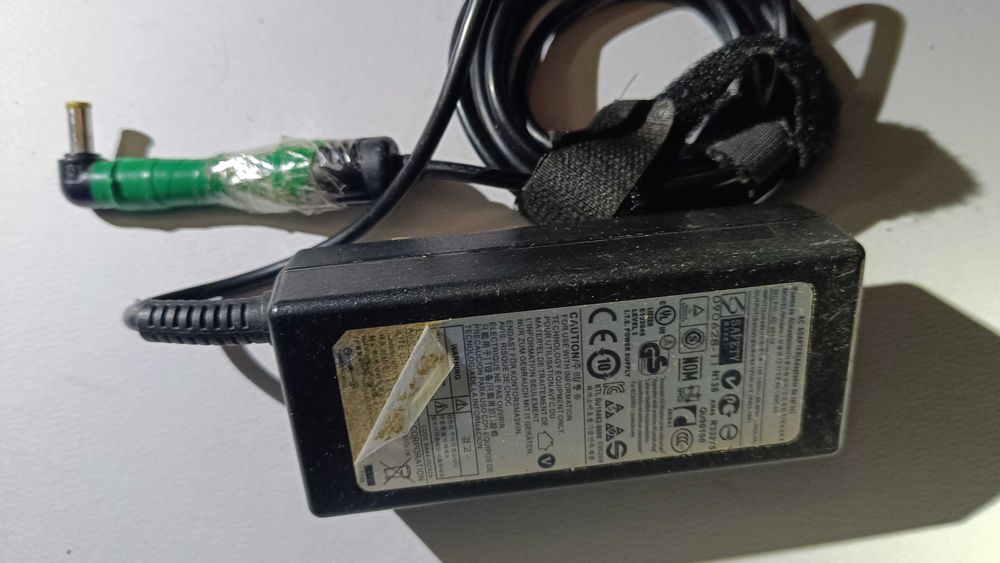 Блок питания к ноутбуку samsung