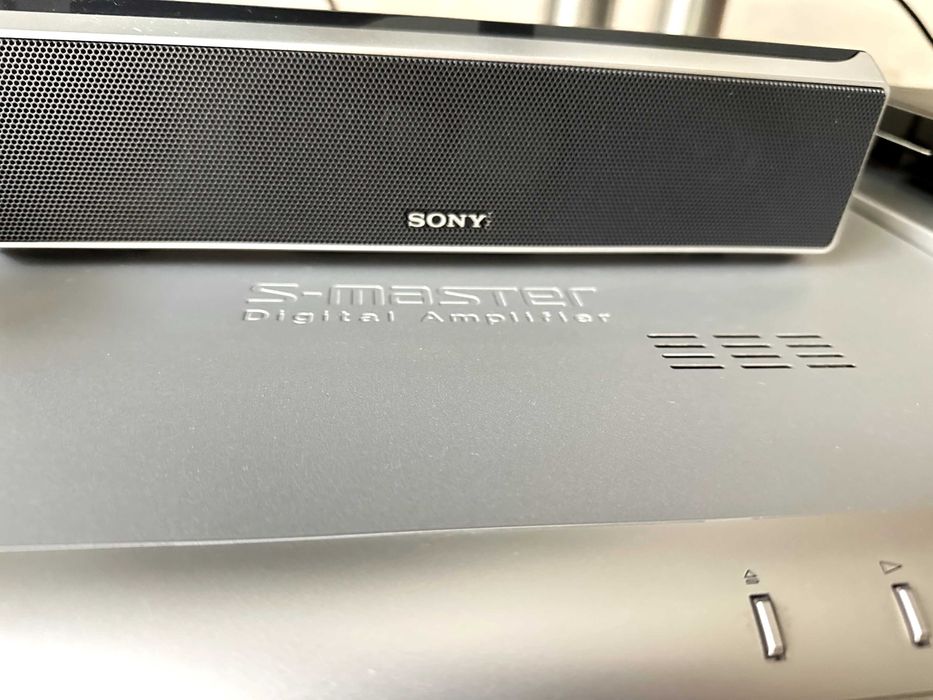 O Sony HCD-DZ700FW  combinando um receptor de Super Audio CD/DVD