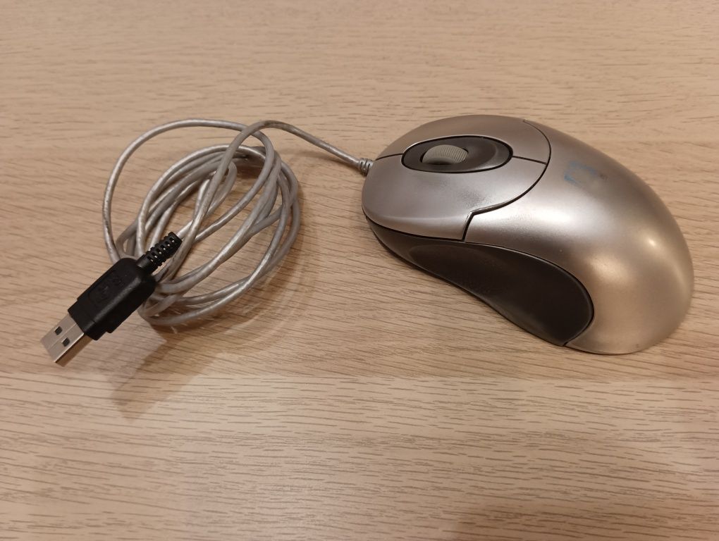 Myszka do komputera na kablu, wtyczka USB