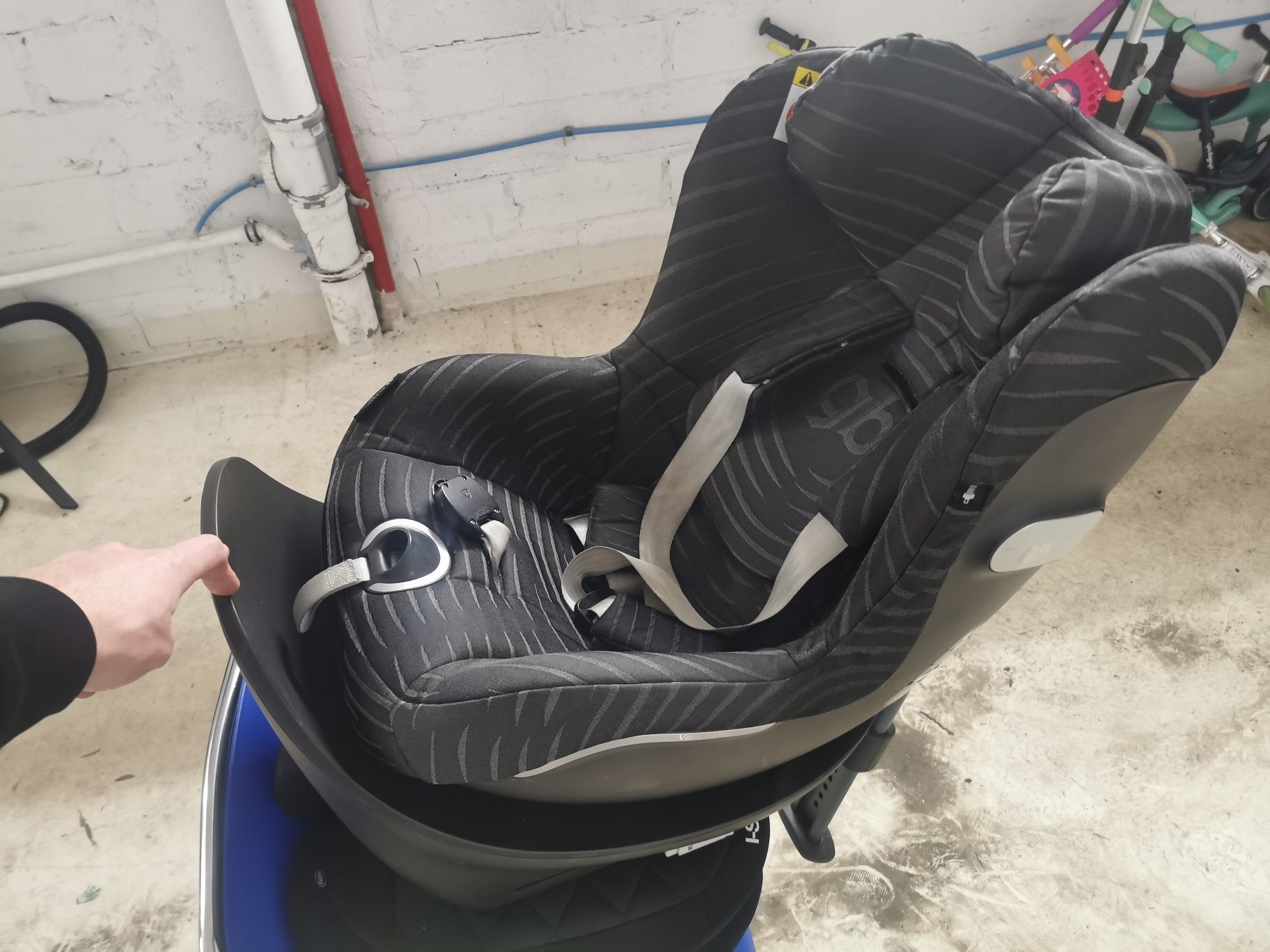 Fotelik Britax Romer Dualfix M i-Size obrotowy