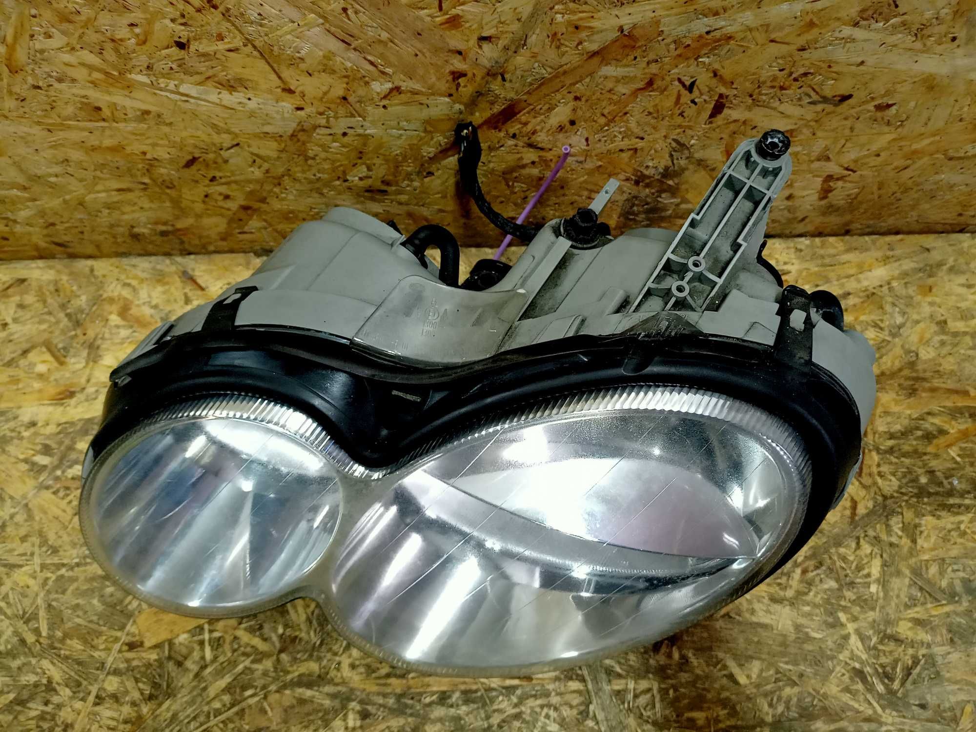 Mercedes W209 CLK lampa lewa przód przednia oryginał Anglik UK