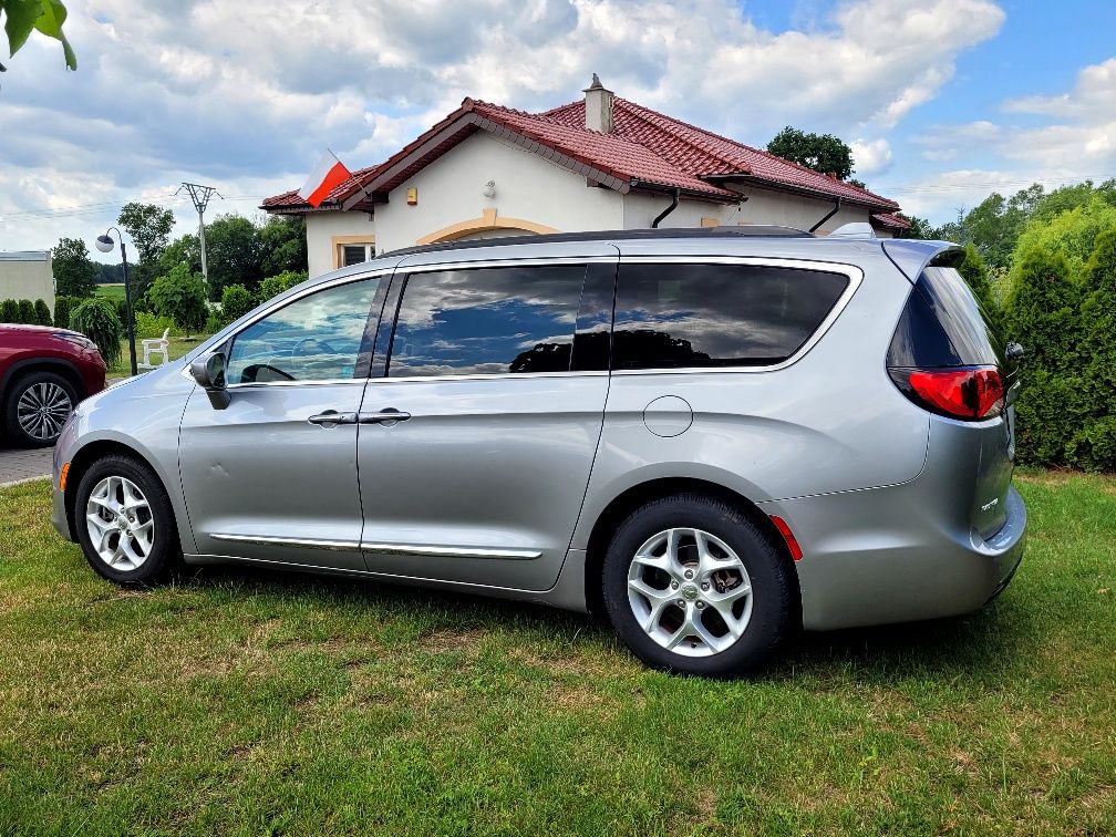 Chrysler Pacifica 3.6*V6**Stan Bardzo Dobry**Zadbany**Lekko Uszkodzony