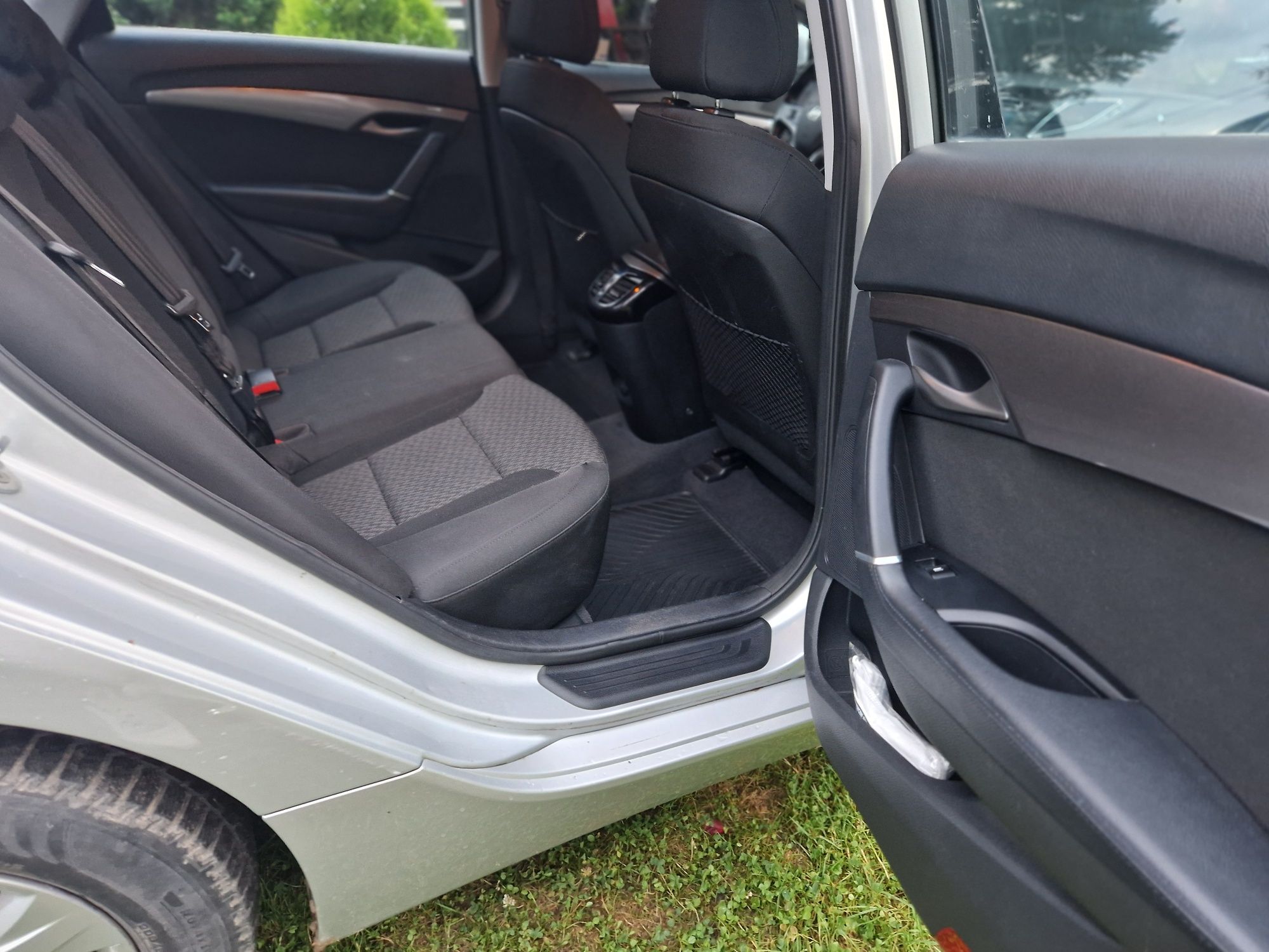 Super duże i ekonomiczne auto