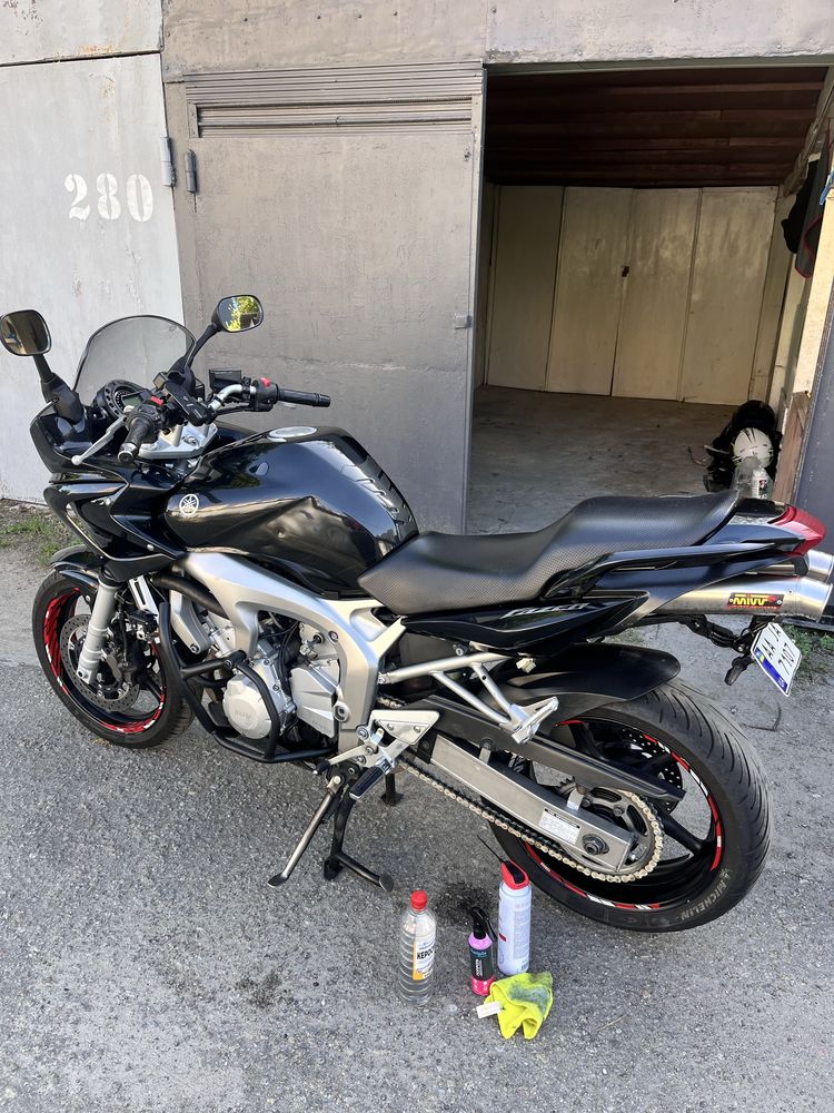 Yamaha FzS600 Fazer