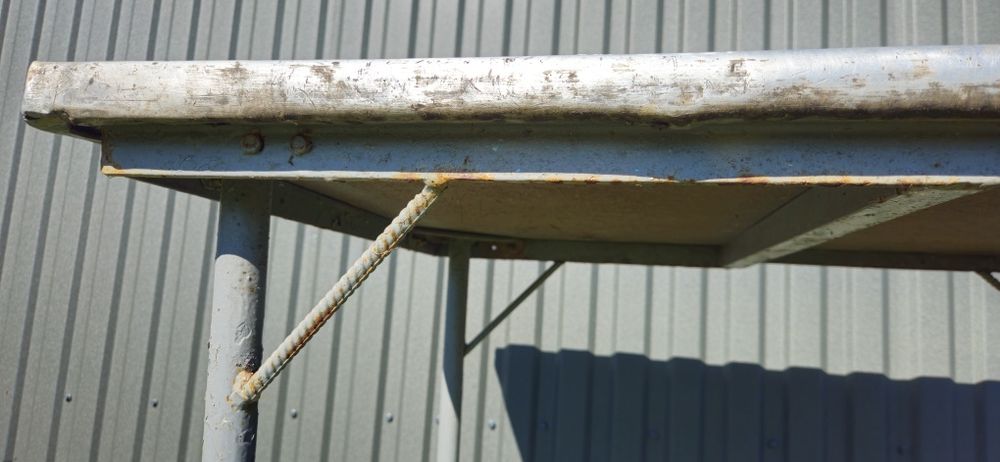 Стіл, кришка алюміній алюмінієвий, основа сталь