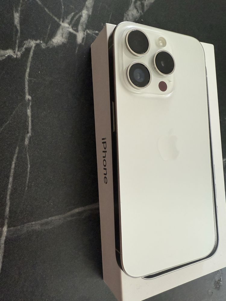Iphone 15 pro 128 white titanium stan idealny zero rys szkło hartowane