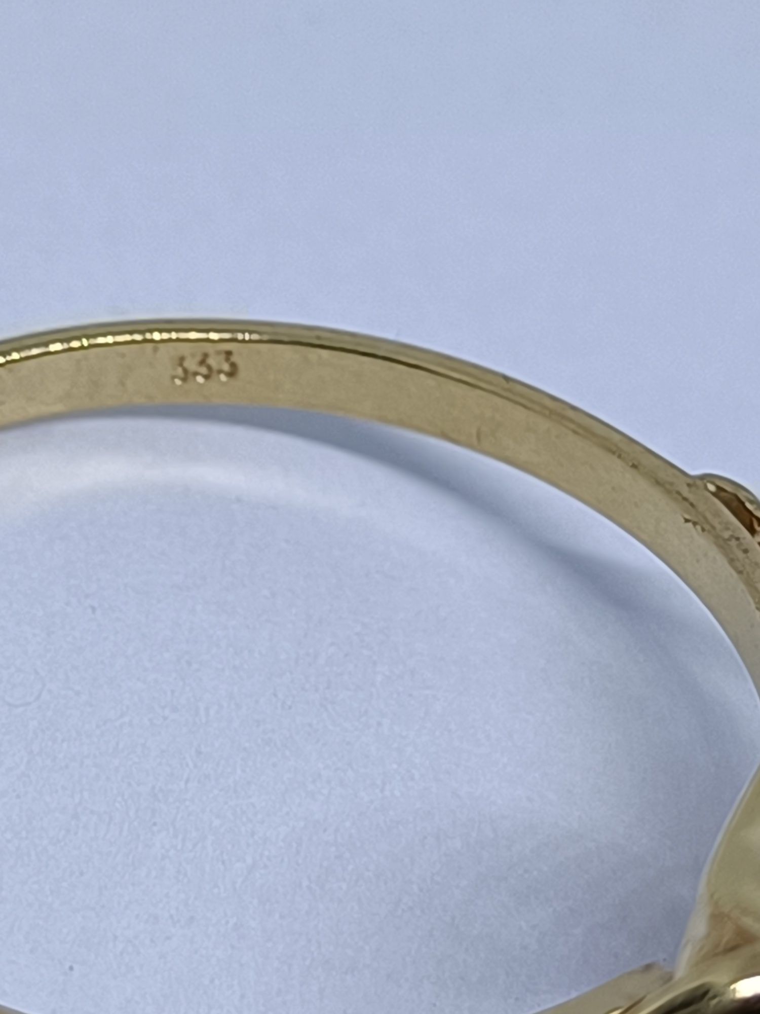 Uniaktowy pierścionek z ametystem ze złota, certyfikat