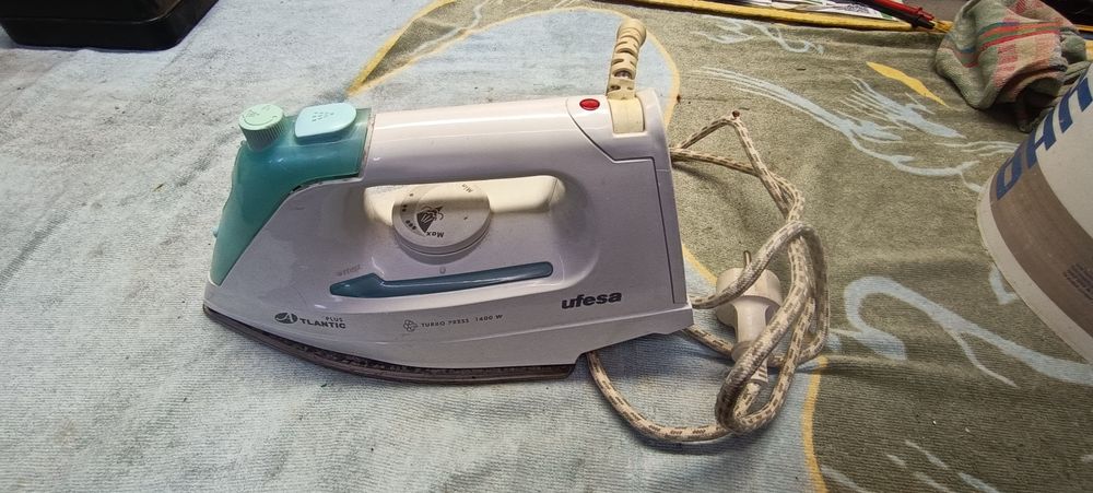 Ferro de engomar ufesa 1400W