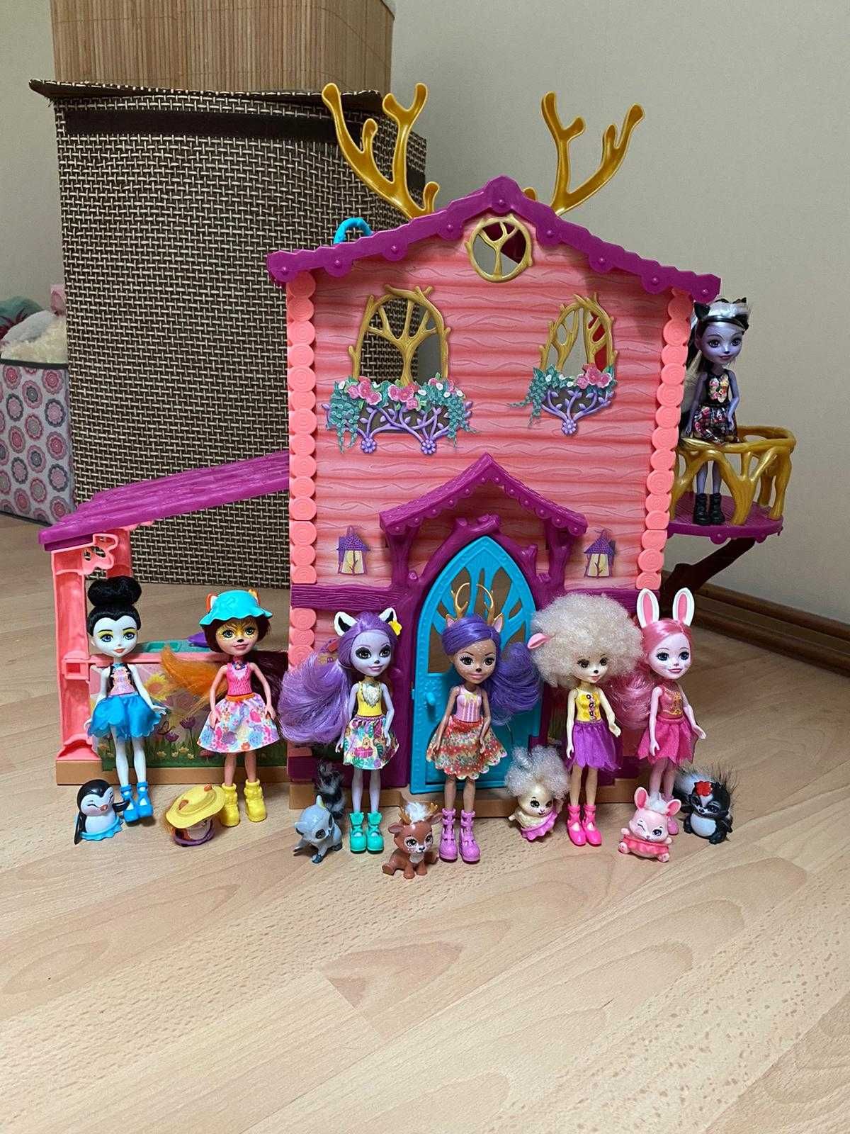 domek Enchantimals + 7 lalek, w bardzo dobrym stanie