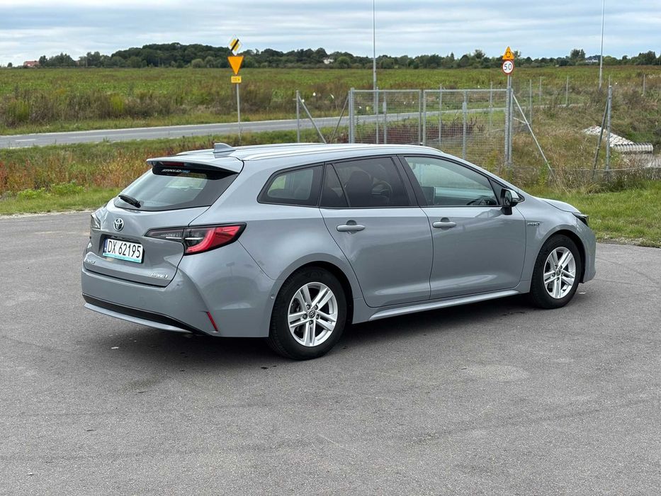 Wynajem Toyota Corolla Hybryda LPG 2021 1.8 122 koni