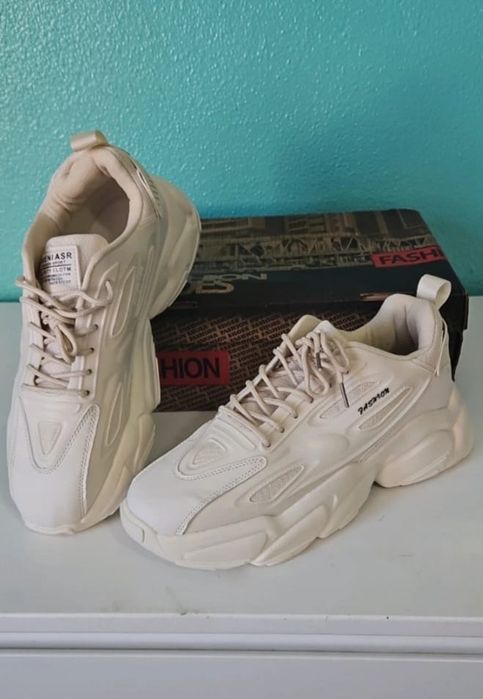 Sapatos de homem nunca usadod novos numero 43