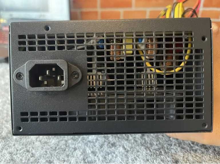 Fonte de Alimentaçao Core 700w 80PLUS