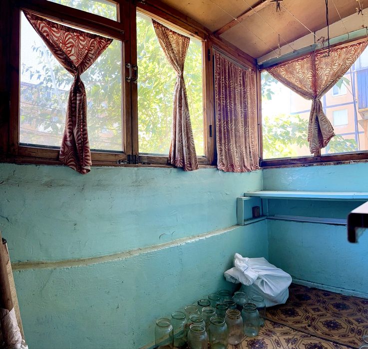 2--х 44 квартал, ул Калантая, 22,  не угл, пристр балкон, погреб