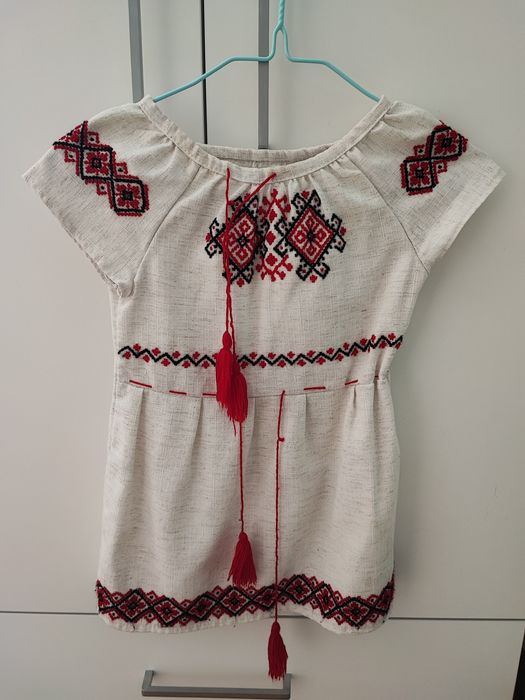 Вишивана сукня для дівчинки від 86 см