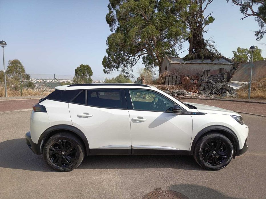 Peugeot E-2008 Allure