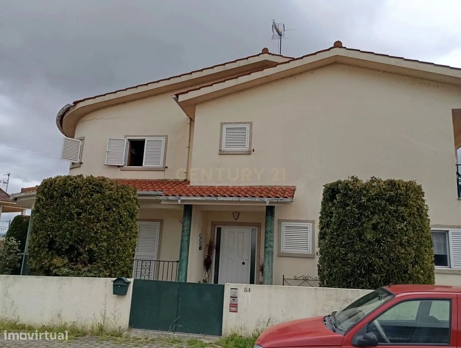 Moradia T4 em chaves