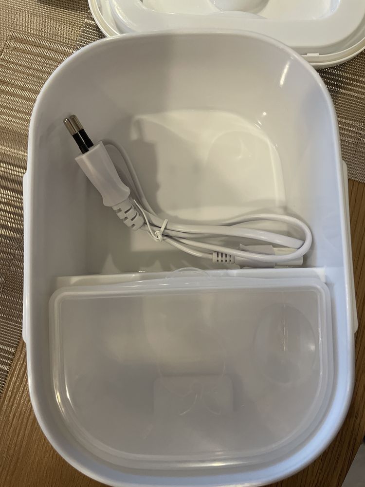 Pojemnik lunchbox podgrzewany