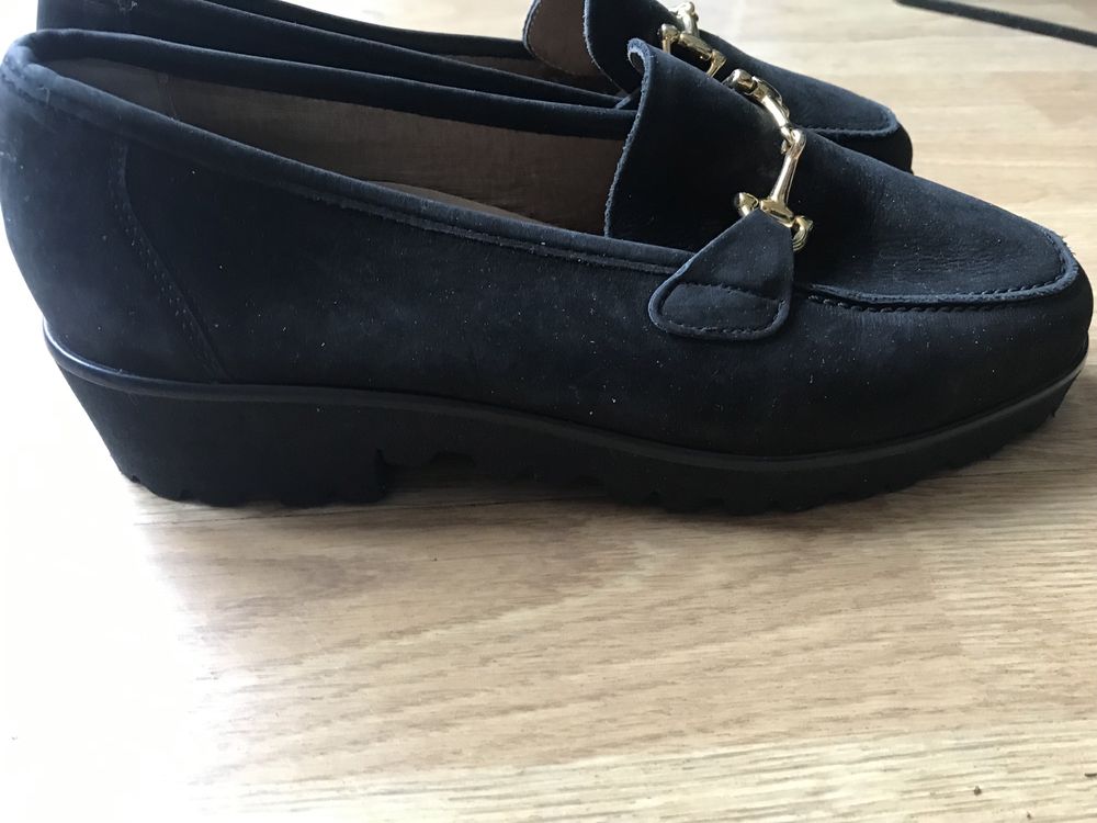 Buty zamszowe na platformie