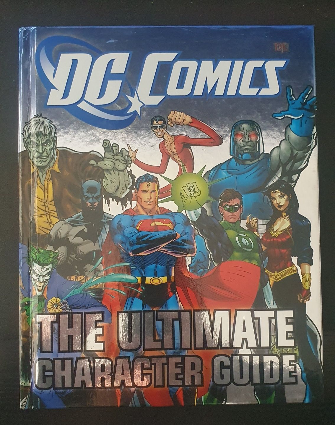 Livro "DC Comics The Ultimate Character Guide"