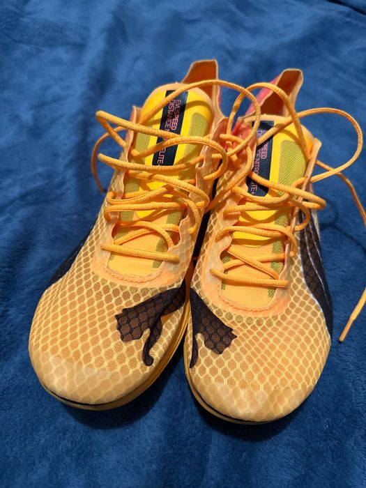 Шиповки для середніх дистанції Puma 42