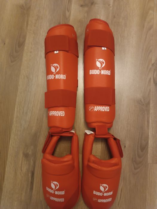 Фути червоні карате