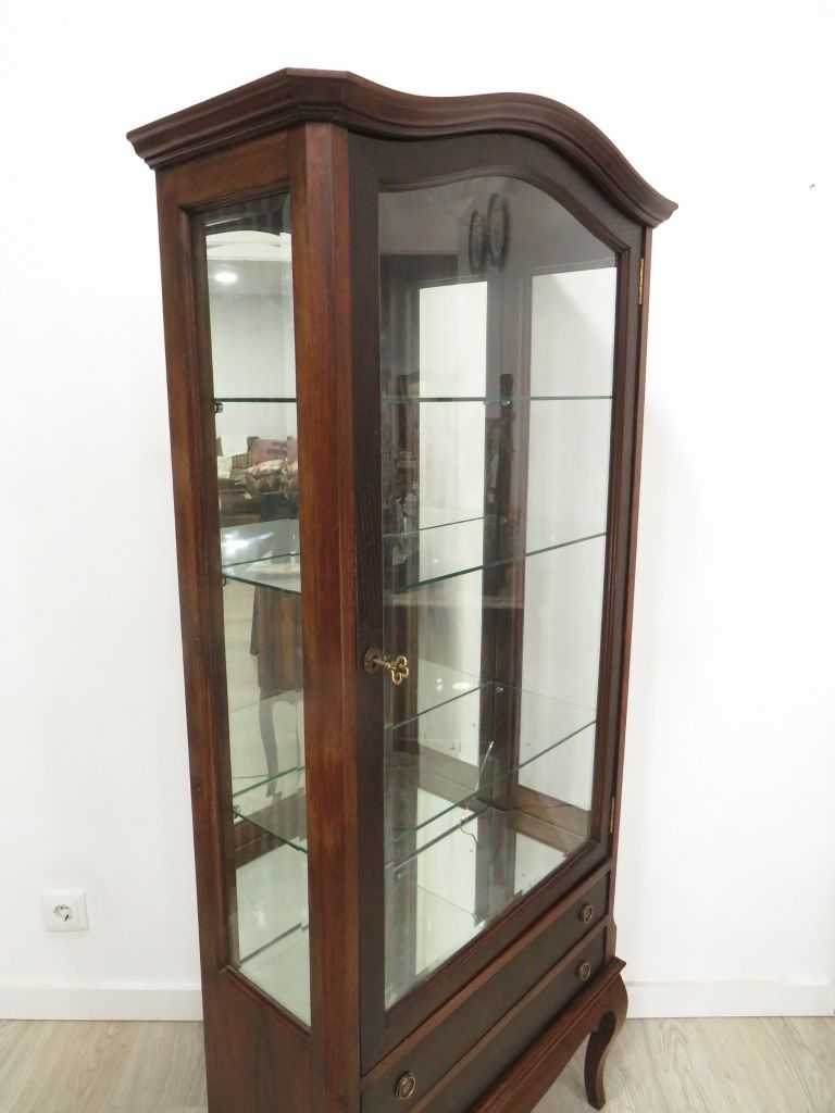 Cristaleira/ Vitrine.