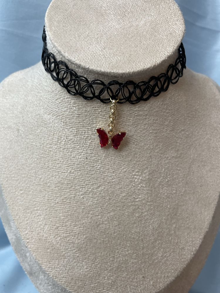 Nowy Choker w gotyckim stylu – czerwona motyl.