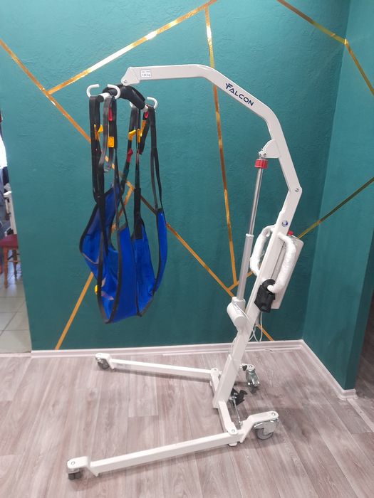 Оренда підйомника електричного для лежачих пацієнтів  у Львові.