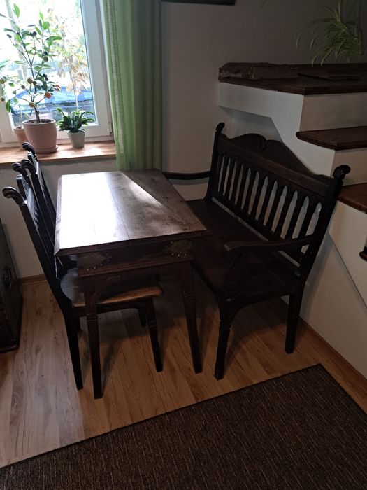 Stary drewniany stół