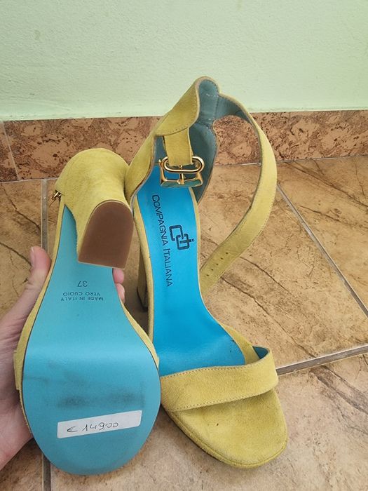 Продам туфельки 37 р