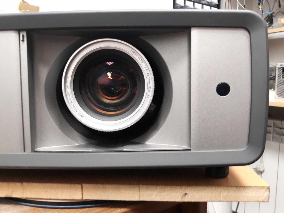 Проектор Sanyo PLV-Z4000 Япония.