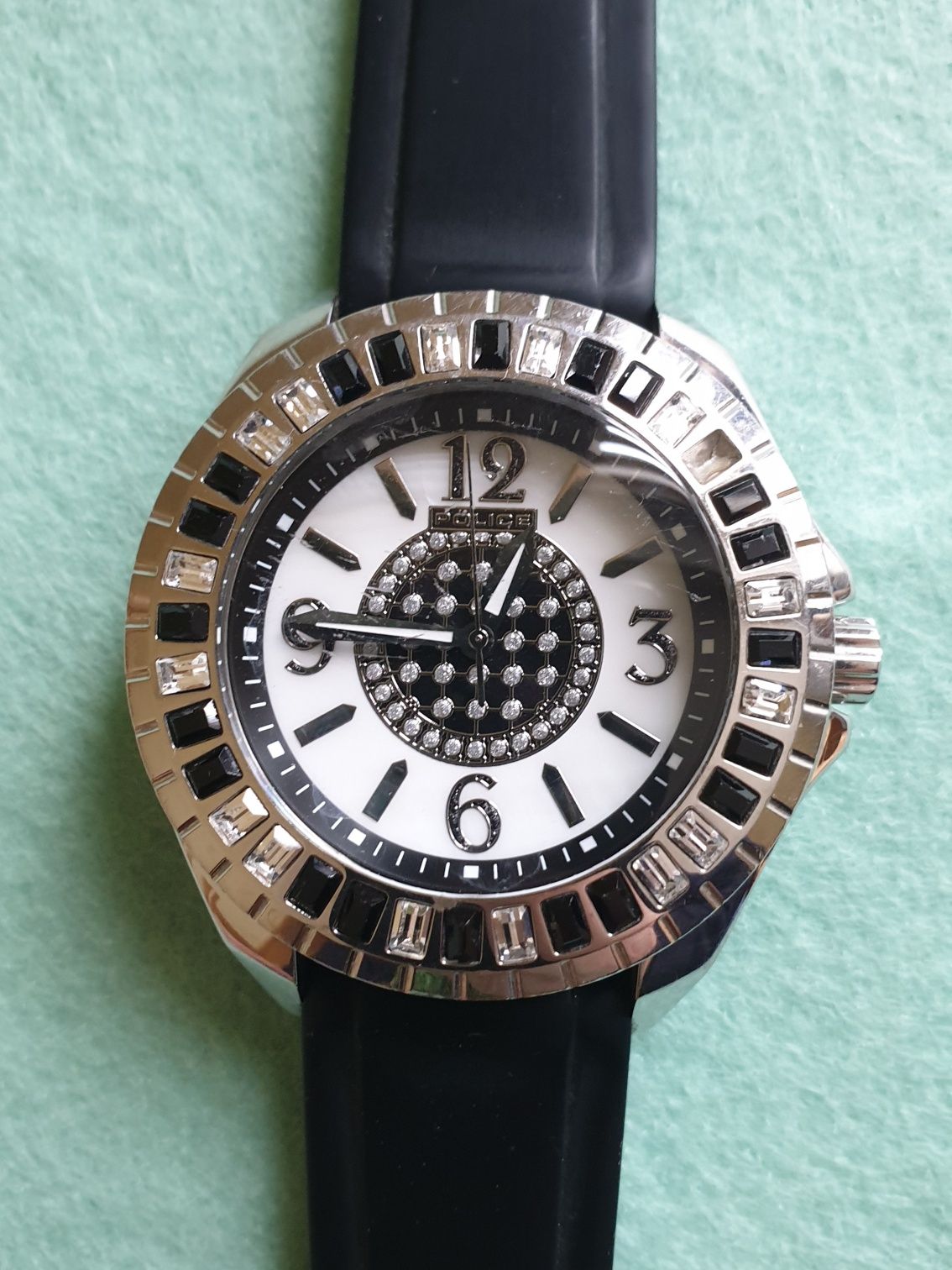 Zegarek analogowy na rękę POLICE model 13090J unisex