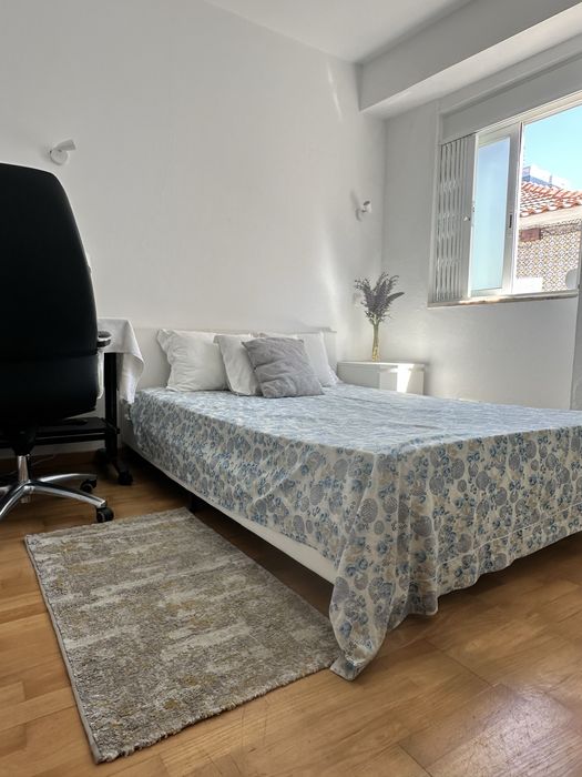 Alugo quarto individual em Campolide 500,00 Euros