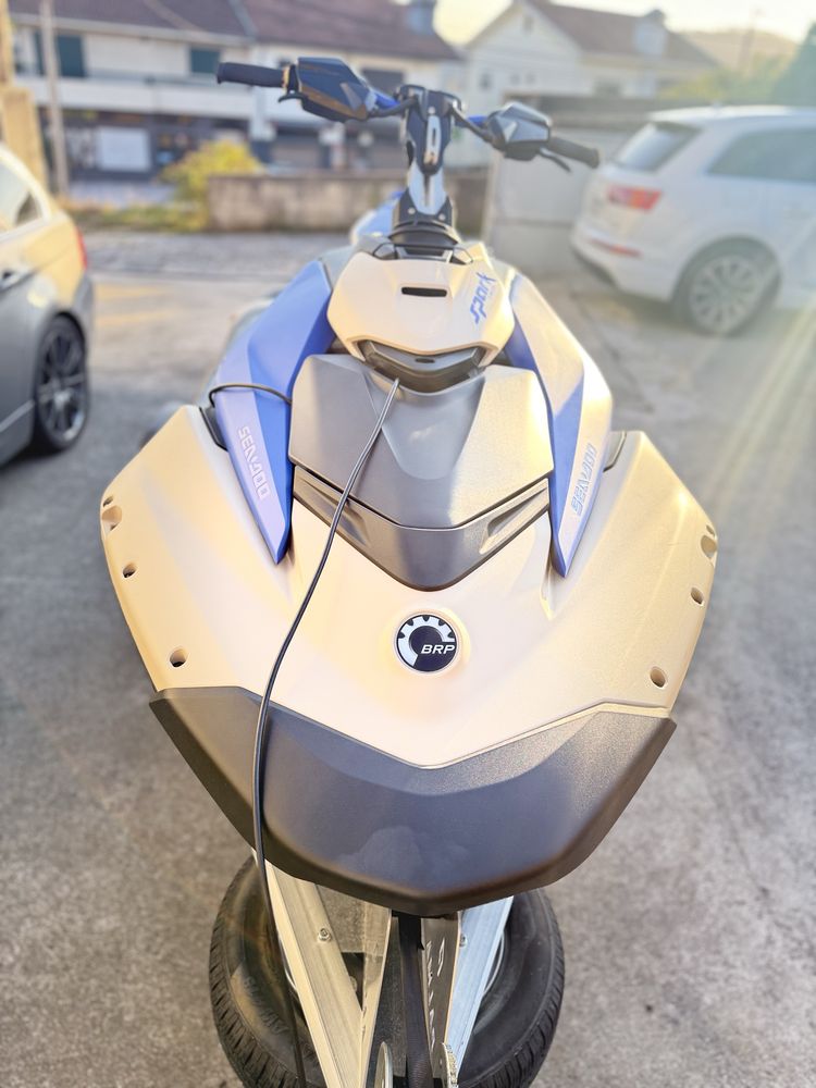Seadoo Spark Trixx 3-up 90 (3 lugares 08/2025) C/atrelado novo