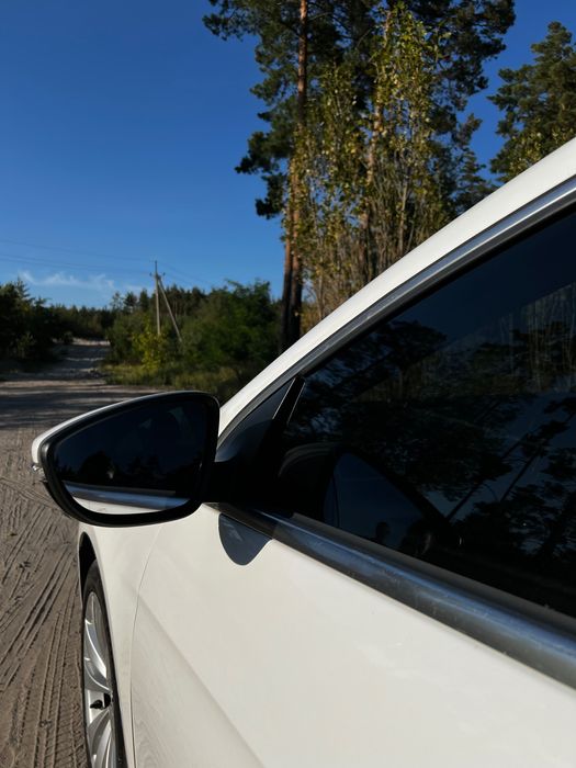 Volkswagen Passat CC 2011
