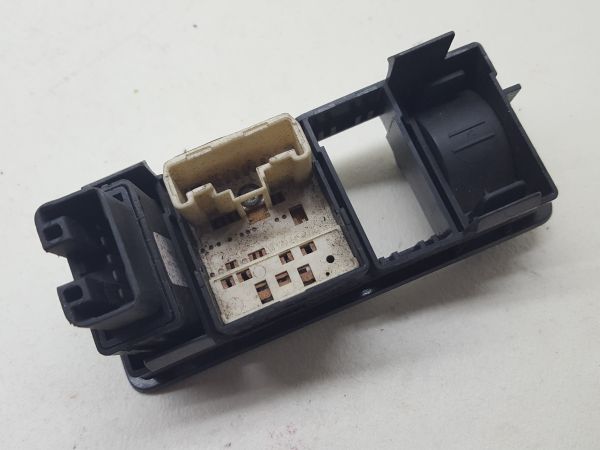 Comando / botão / interruptor multifunções TOYOTA Corolla Hatchback (_