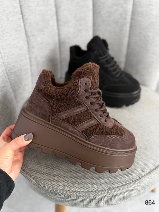 Жіночі шкіряні зимові черевики в кольорах