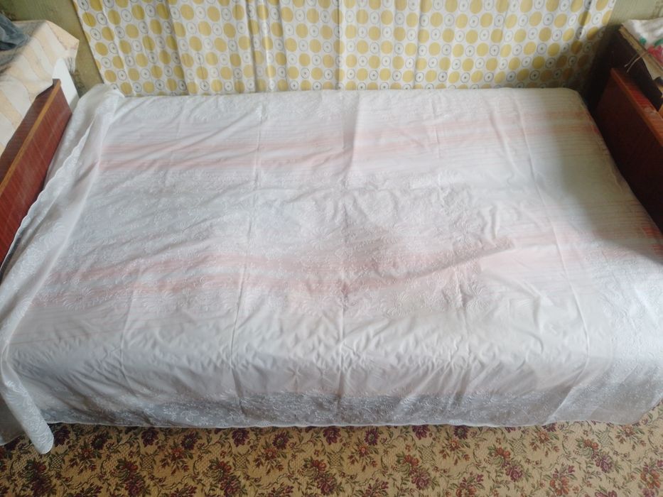 Продається клейонка на стіл.