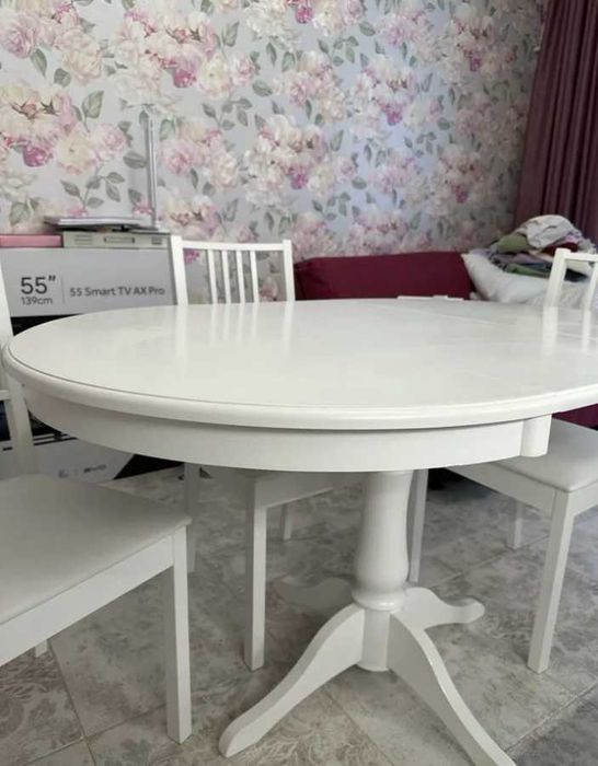 Кухонный стол и стулья