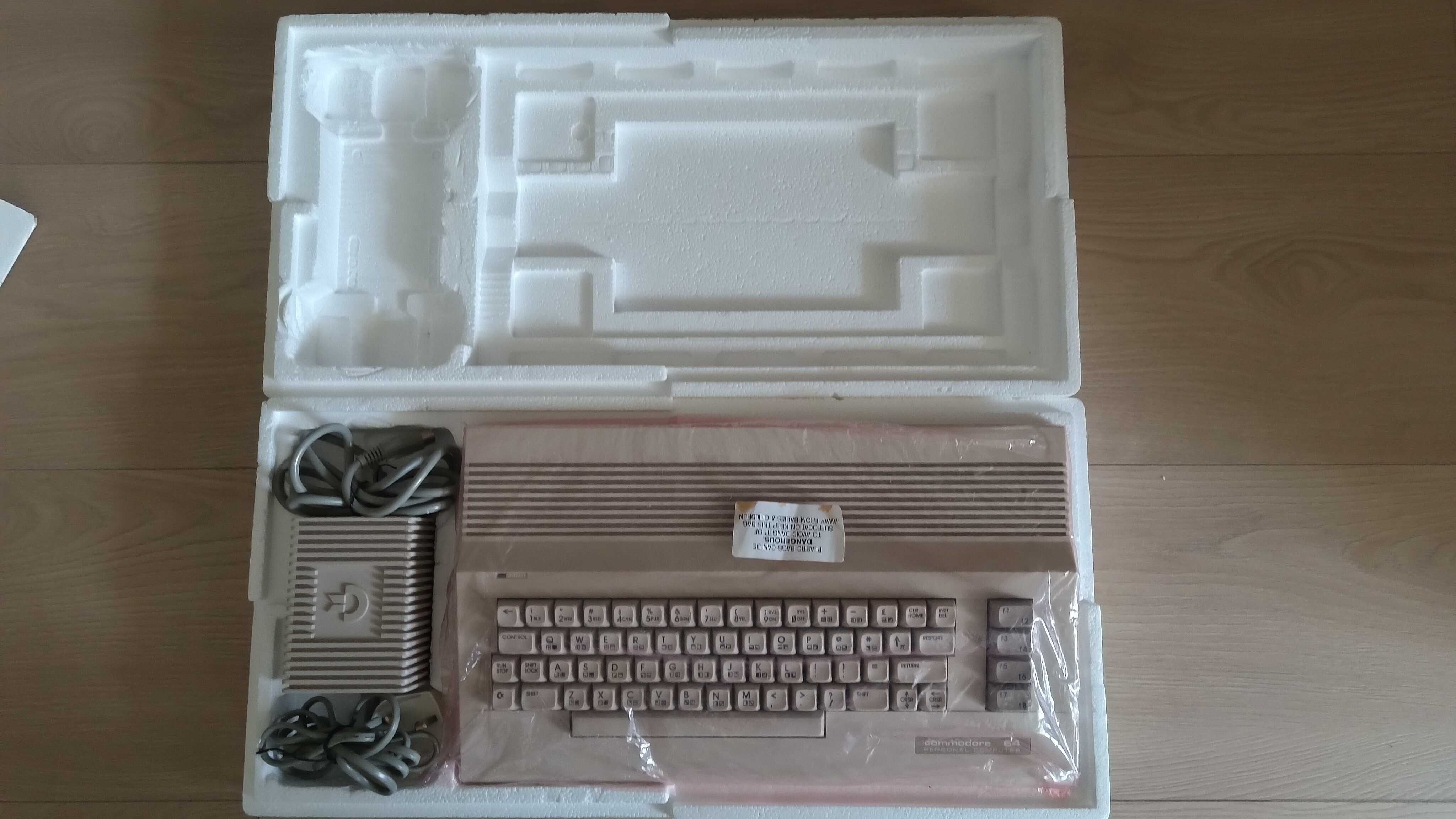 Продам  Commodore 64