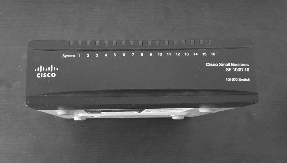 Switch Cisco SF 100D-16