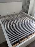 Cama MALM IKEA cor branca com estrado