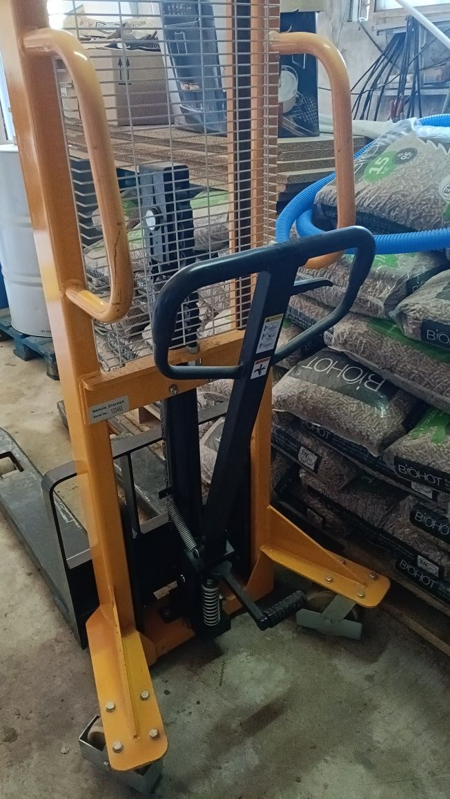 Staker Manual 1000 kg