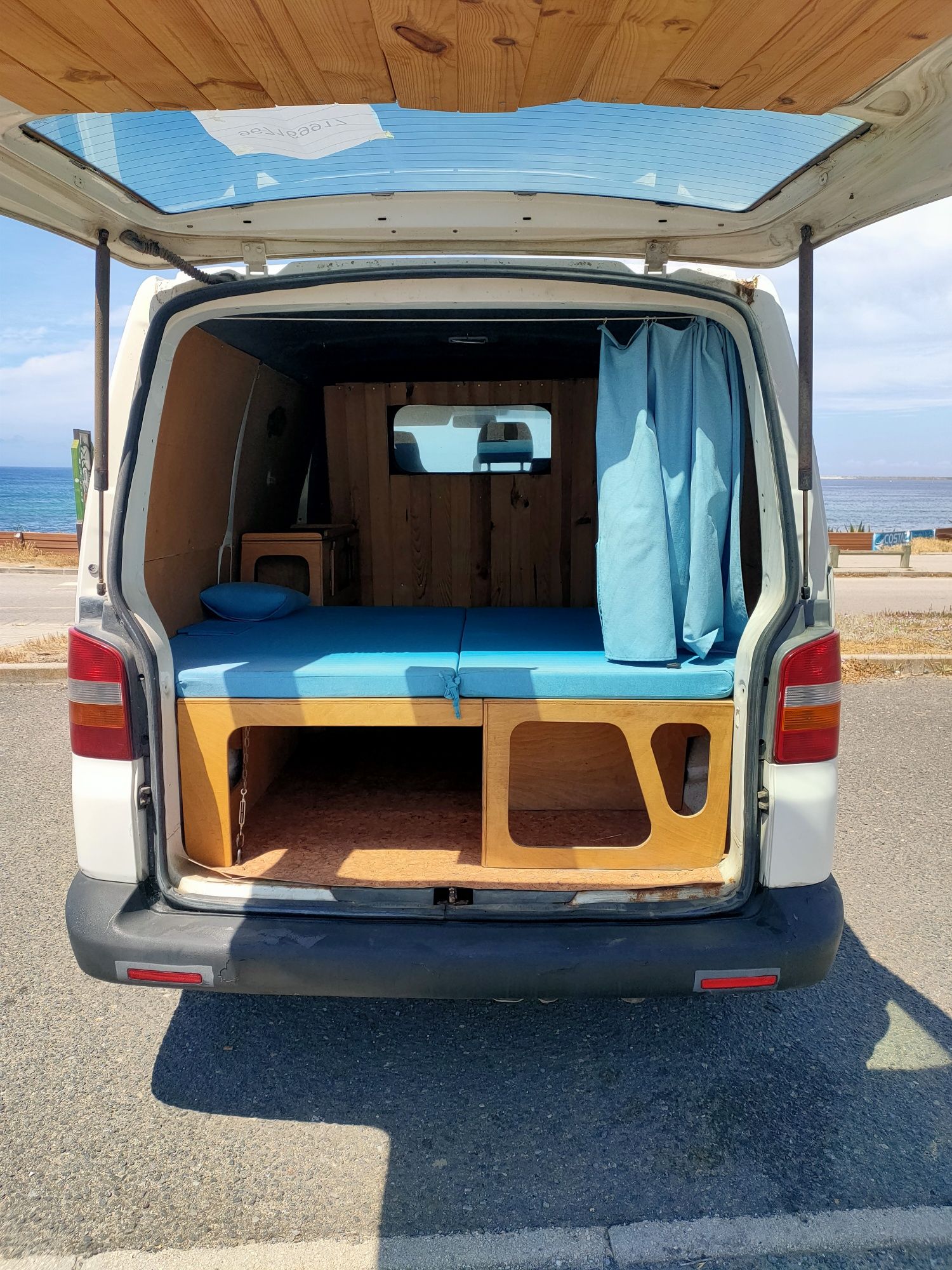 Vendo VW transporter T5 Alterada