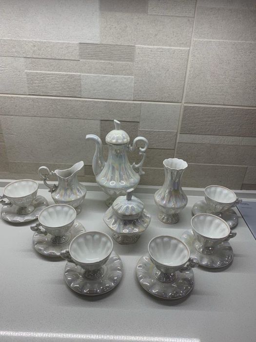 Кофейный сервиз, чашки, блюдца