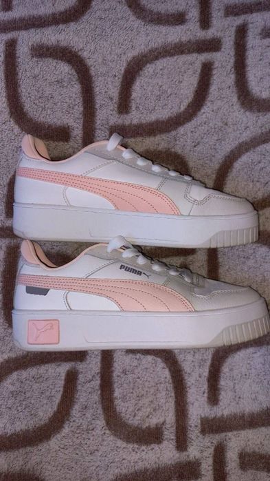 Жіночі кеди Puma Carina Street