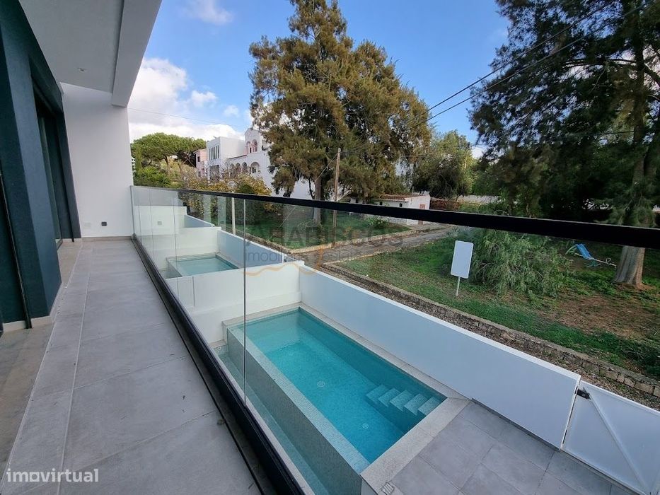 Moradia com 3 suites - Piscina - Garagem - Mobilada - Alvor - Portimão