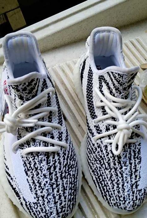adidas Yeezy Boost 350 V2 Zebra EU44