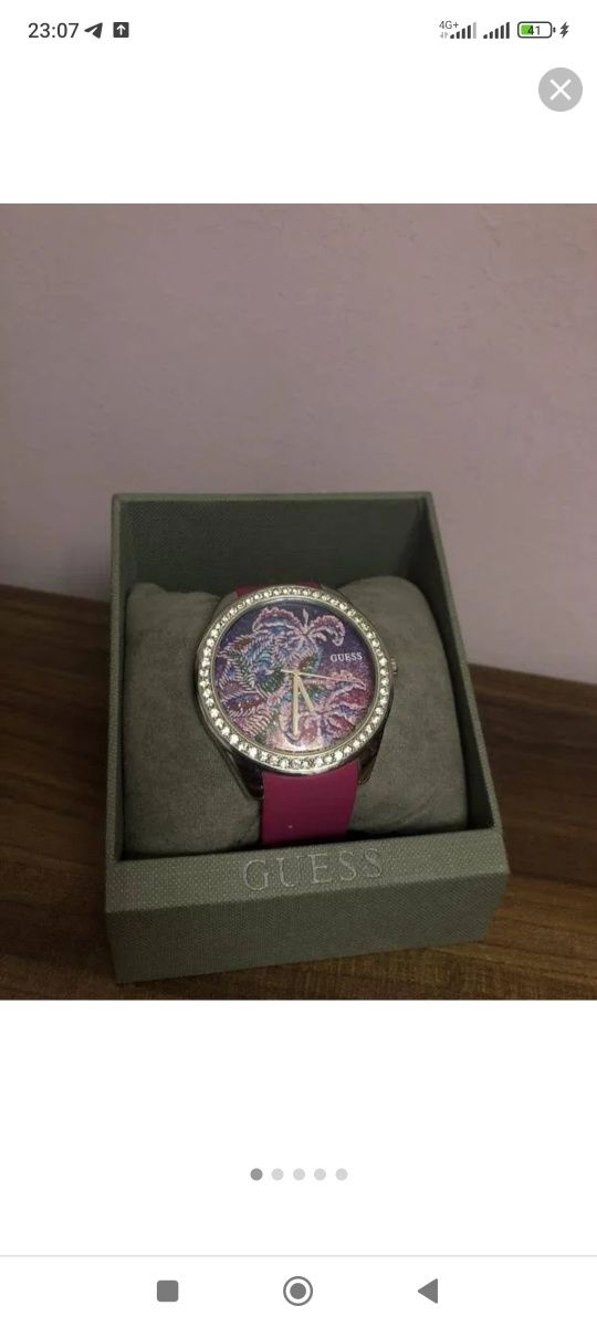 Шикарные часы Guess