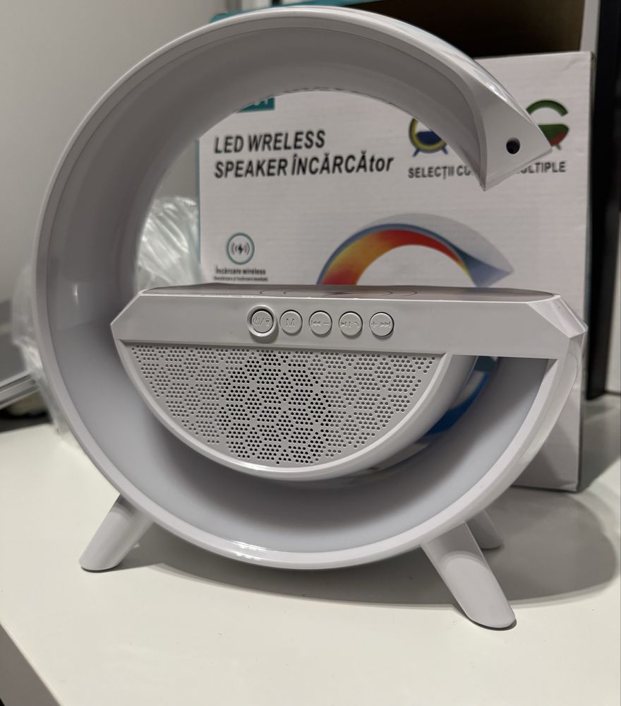 Lampka nocna glosnik indukcja LED